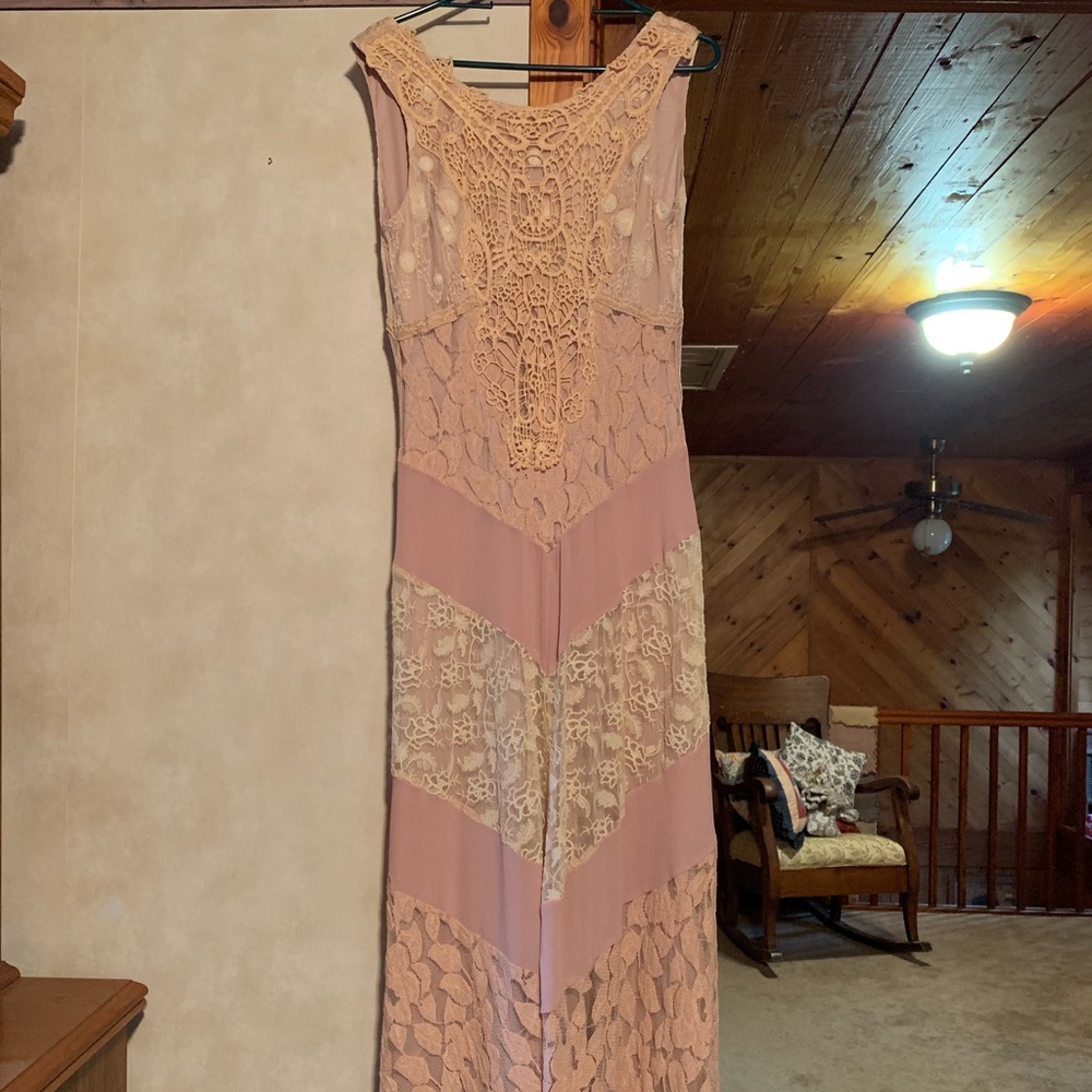 Lace formal dress. Size Medium.